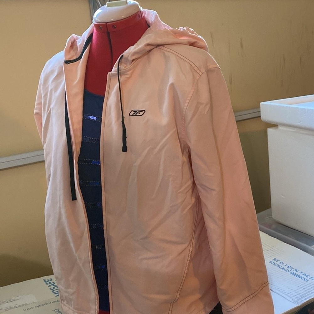 Reebok Men's Light Pink Windbreaker